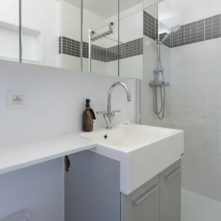 Apartment Eden Roc 07-01